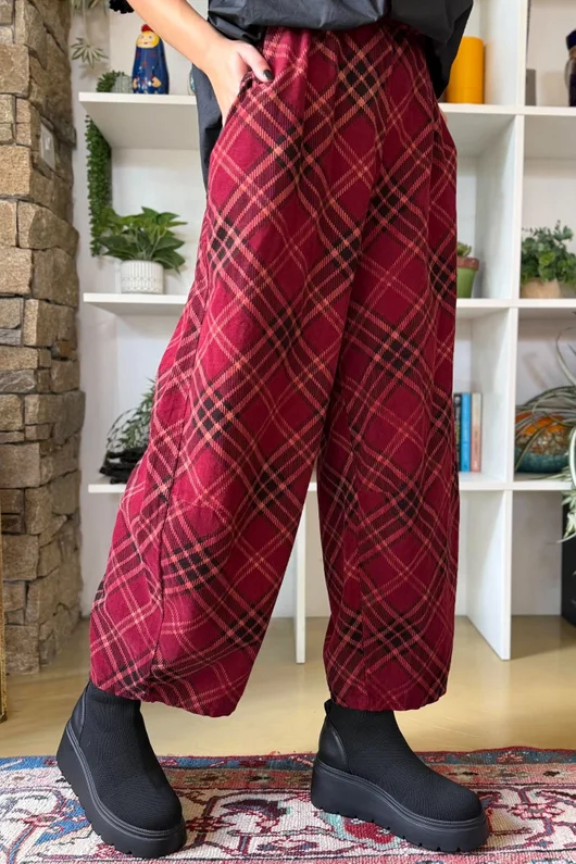 Arbi Needlecord Tartan Barrel Pant Burgundy